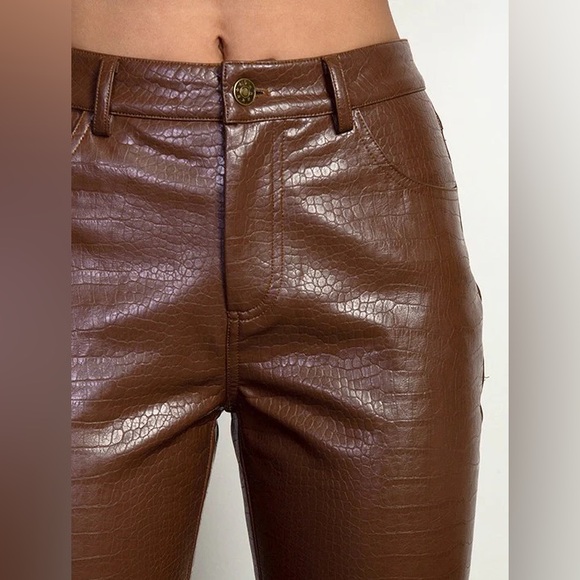 Aritzia Pants - Aritzia The Melina pants